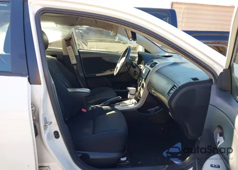 2010 Toyota Corolla S z USA, uszkodzony, nr VIN 2T1BU4EE5AC450503